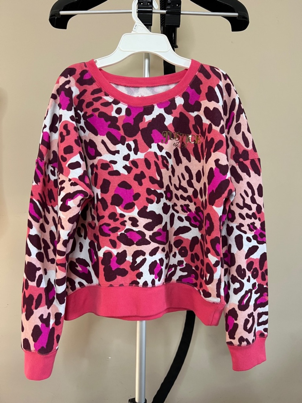 🐆👩‍🎤🐻Justice Pink and Magenta Leopard Print Crewneck